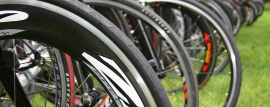 Difference between Carbon and Aluminum bikes [ 8 factors]